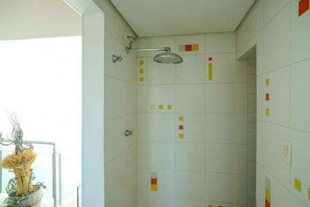 Casa à venda com 465m², 3 quartos e 7 vagasAcademia - Banheiro