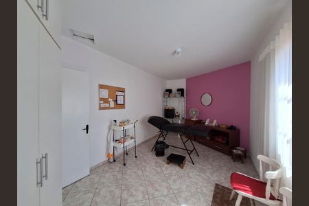 Casa à venda com 167m², 3 quartos e 1 vagaEdícula