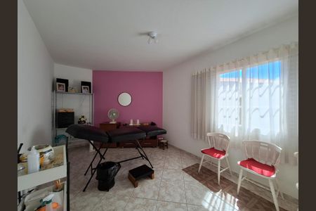 Casa à venda com 167m², 3 quartos e 1 vagaEdícula