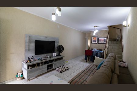 Casa para alugar com 110m², 2 quartos e 1 vaga Casa para alugar com 110m², 2 quartos e 1 vagaSala