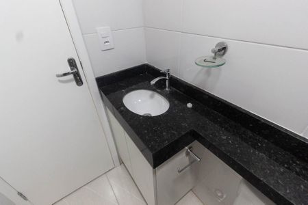 Apartamento para alugar com 38m², 2 quartos e sem vaga Apartamento para alugar com 38m², 2 quartos e sem vagaBanheiro