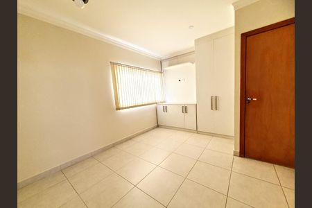 Apartamento à venda com 134m², 3 quartos e 2 vagasQuarto 3