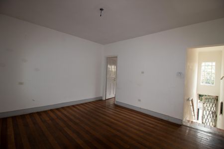 Casa à venda com 140m², 2 quartos e 3 vagasSala