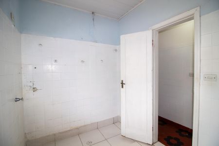 Casa à venda com 140m², 2 quartos e 3 vagasBanheiro