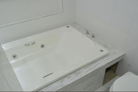 Casa de condomínio à venda com 200m², 4 quartos e 2 vagasBanheiro da Suíte 3