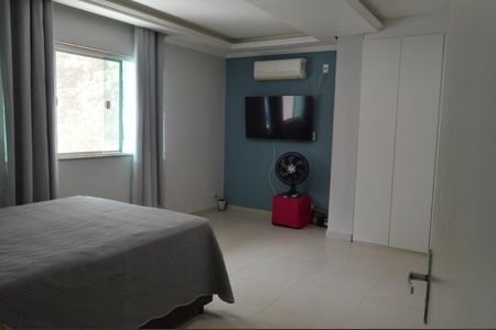 Casa de condomínio à venda com 200m², 4 quartos e 2 vagasSuíte 1