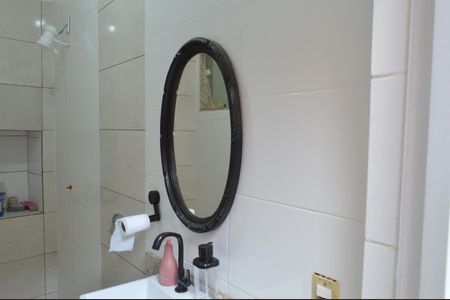 Casa de condomínio à venda com 200m², 4 quartos e 2 vagasBanheiro de Serviço 