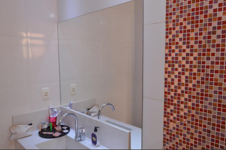 Casa de condomínio à venda com 200m², 4 quartos e 2 vagasBanheiro da Suíte 2