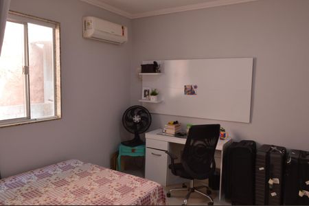 Casa de condomínio à venda com 200m², 4 quartos e 2 vagasSuíte 2