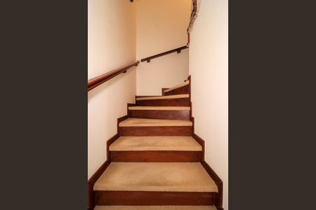 Apartamento para alugar com 350m², 4 quartos e 4 vagasEscada para os Quartos