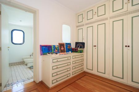 Apartamento para alugar com 350m², 4 quartos e 4 vagasCloset da Suíte 1