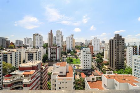 Apartamento para alugar com 350m², 4 quartos e 4 vagasVista da Suíte 2