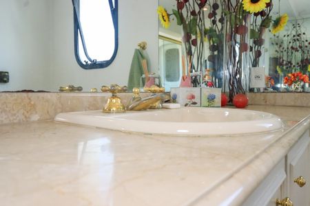 Apartamento para alugar com 350m², 4 quartos e 4 vagasBanheiro da Suíte 1