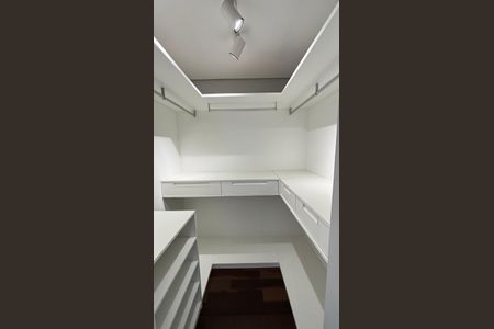 Apartamento para alugar com 65m², 2 quartos e 1 vagaSuite Closet