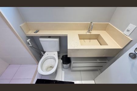 Apartamento para alugar com 65m², 2 quartos e 1 vagaBanheiro da Suíte