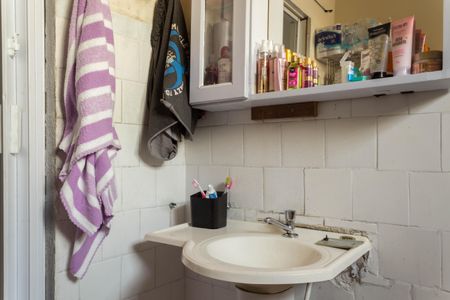 Casa à venda com 125m², 2 quartos e 1 vaga Casa à venda com 125m², 2 quartos e 1 vagaBanheiro