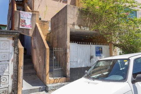 Casa à venda com 125m², 2 quartos e 1 vaga Casa à venda com 125m², 2 quartos e 1 vagaFachada