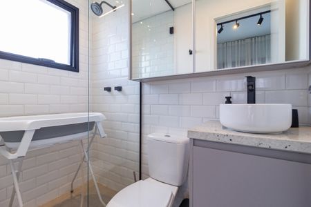 Apartamento à venda com 78m², 2 quartos e 2 vagasBanheiro da suíte 1