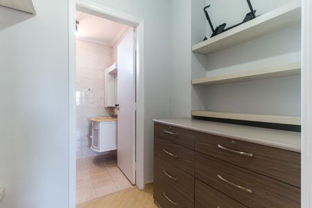 Apartamento para alugar com 72m², 2 quartos e 1 vaga Apartamento para alugar com 72m², 2 quartos e 1 vagaCloset