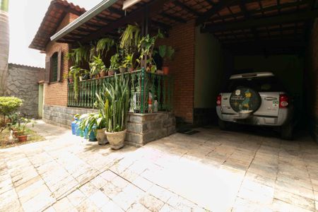 Casa à venda com 360m², 3 quartos e 2 vagasÁrea Externa