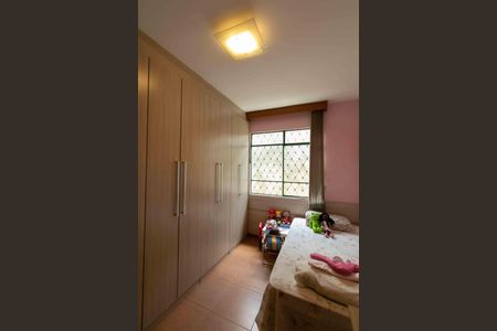 Casa à venda com 360m², 3 quartos e 2 vagasQuarto 2