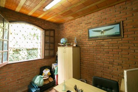 Casa à venda com 360m², 3 quartos e 2 vagasEscritório