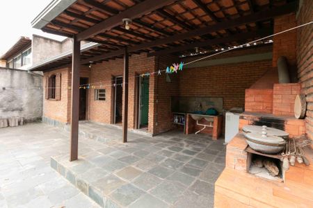 Casa à venda com 360m², 3 quartos e 2 vagasVaranda gourmet