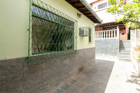 Casa à venda com 360m², 3 quartos e 2 vagasÁrea Externa