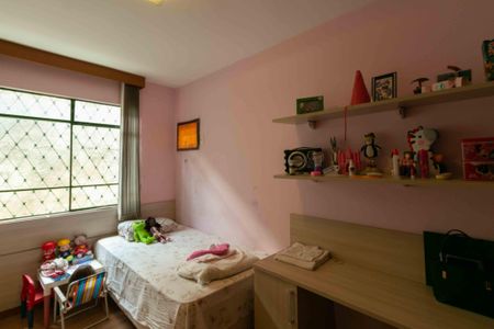 Casa à venda com 360m², 3 quartos e 2 vagasQuarto 2