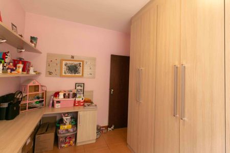 Casa à venda com 360m², 3 quartos e 2 vagasQuarto 2