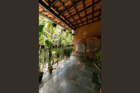 Casa à venda com 360m², 3 quartos e 2 vagasVaranda