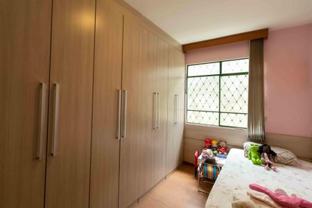 Casa à venda com 360m², 3 quartos e 2 vagasQuarto 2