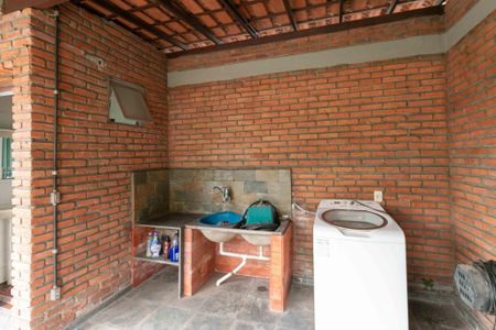 Casa à venda com 360m², 3 quartos e 2 vagasÁrea de Serviço