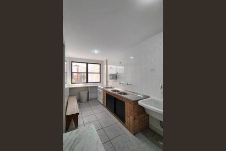 Apartamento à venda com 215m², 4 quartos e 2 vagasÁrea comum - Salão de festas