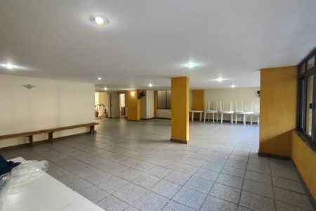 Apartamento à venda com 215m², 4 quartos e 2 vagasÁrea comum - Salão de festas