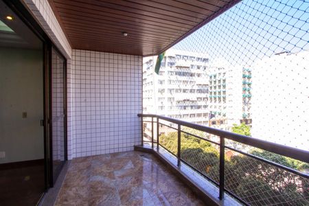 Apartamento à venda com 215m², 4 quartos e 2 vagasVaranda da Sala