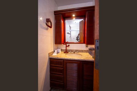 Apartamento à venda com 215m², 4 quartos e 2 vagasBanheiro da Suíte 2