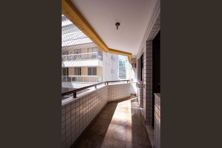 Apartamento à venda com 215m², 4 quartos e 2 vagasVaranda do quarto 2 e suíte 2