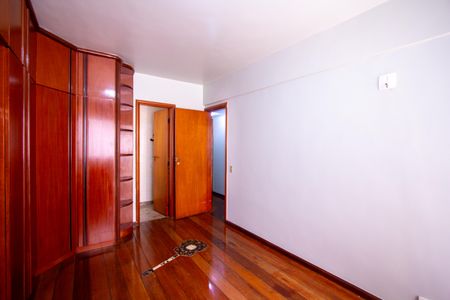 Apartamento à venda com 215m², 4 quartos e 2 vagasSuíte 2