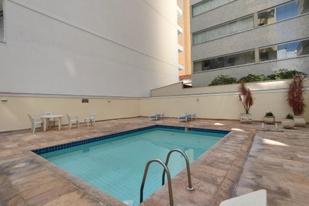 Apartamento à venda com 215m², 4 quartos e 2 vagasÁrea comum - Piscina