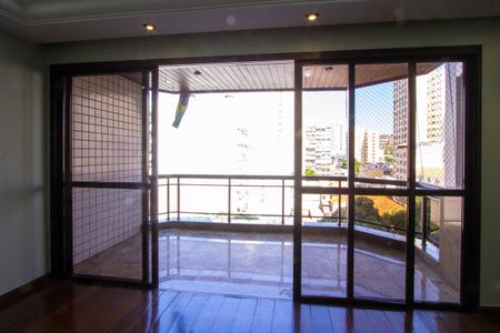 Apartamento à venda com 215m², 4 quartos e 2 vagasVaranda da Sala