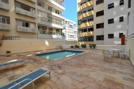 Apartamento à venda com 215m², 4 quartos e 2 vagasÁrea comum - Piscina