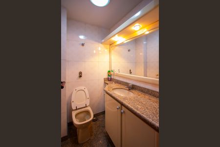 Apartamento à venda com 215m², 4 quartos e 2 vagasLavabo