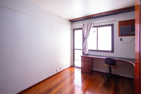 Apartamento à venda com 215m², 4 quartos e 2 vagasSuíte 2