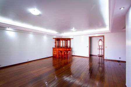 Apartamento à venda com 215m², 4 quartos e 2 vagasSala