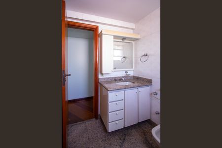 Apartamento à venda com 215m², 4 quartos e 2 vagasBanheiro Social