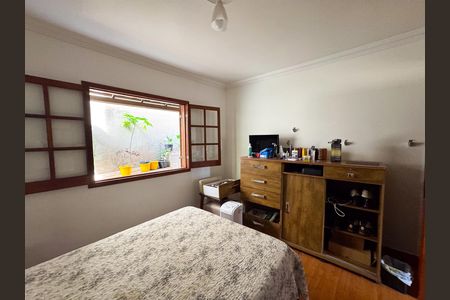 Casa à venda com 400m², 5 quartos e 3 vagas Casa à venda com 400m², 5 quartos e 3 vagasQuarto 2