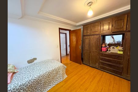 Casa à venda com 400m², 5 quartos e 3 vagas Casa à venda com 400m², 5 quartos e 3 vagasQuarto 3