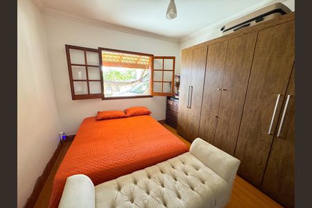 Casa à venda com 400m², 5 quartos e 3 vagas Casa à venda com 400m², 5 quartos e 3 vagasQuarto 1