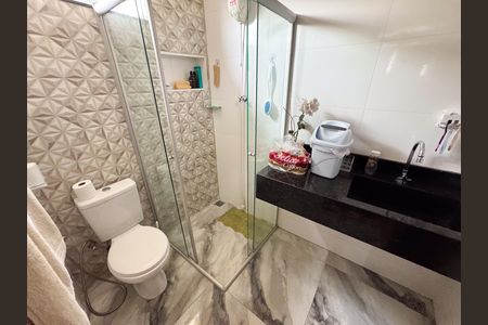 Casa à venda com 400m², 5 quartos e 3 vagas Casa à venda com 400m², 5 quartos e 3 vagasEdícula Banheiro